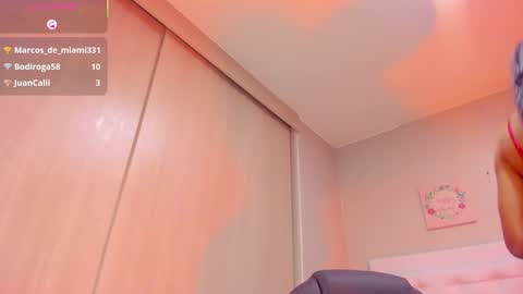 Vanessa online show from 12-17-25, 08:37