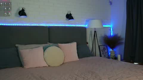Snapshot of sweet__vikki chatting on 06-15-26, 05:53 sweet__vikki online show from 06-15-26, 05:53