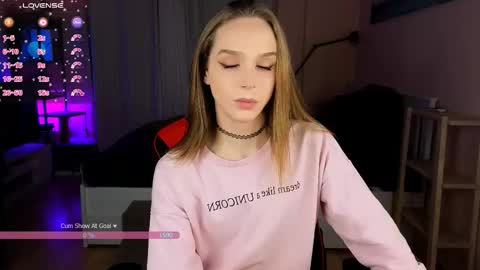 Snapshot of sweet_ali3s chatting on 10-13-25, 06:41 Call me Alis online show from 10-13-25, 06:41