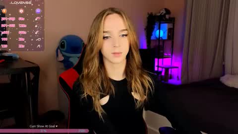 Snapshot of sweet_ali3s chatting on 10-19-25, 03:56 Call me Alis online show from 10-19-25, 03:56