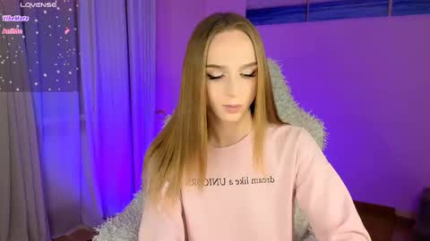 Snapshot of sweet_ali3s chatting on 10-25-25, 05:19 Call me Alis online show from 10-25-25, 05:19