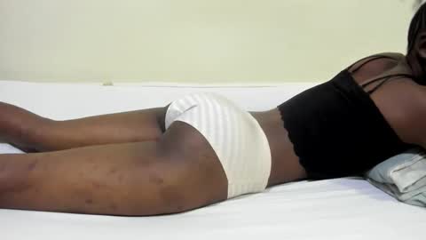 sweet_arya1 online show from 10-13-25, 12:49