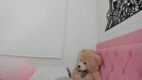Snapshot of sweet_aslhey chatting on 12-20-24, 06:24 Ashley online show from 12-20-24, 06:24