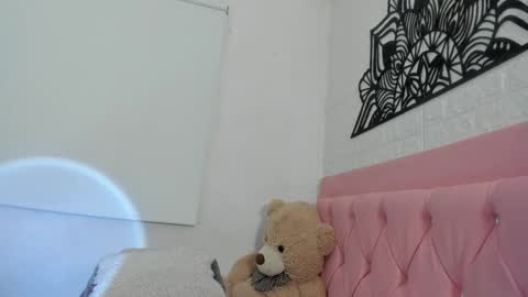 Snapshot of sweet_aslhey chatting on 01-25-25, 07:49 Ashley online show from 01-25-25, 07:49