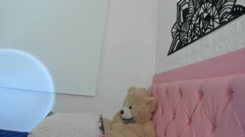 Snapshot of sweet_aslhey chatting on 01-31-25, 08:01 Ashley online show from 01-31-25, 08:01