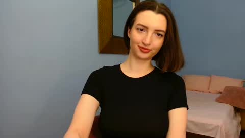 Snapshot of sweet_baby_miranda_ chatting on 12-13-24, 01:26 Miranda online show from 12-13-24, 01:26