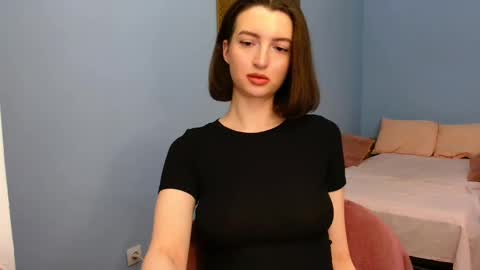 Snapshot of sweet_baby_miranda_ chatting on 12-16-24, 03:51 Miranda online show from 12-16-24, 03:51