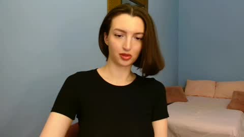 Snapshot of sweet_baby_miranda_ chatting on 12-17-24, 03:50 Miranda online show from 12-17-24, 03:50