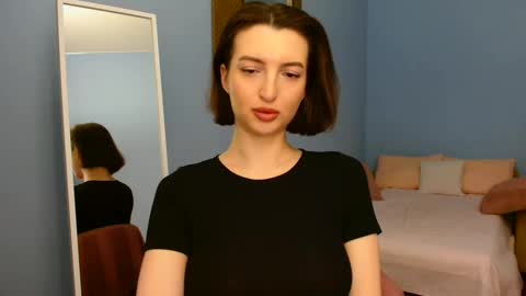Snapshot of sweet_baby_miranda_ chatting on 02-03-25, 01:09 Miranda online show from 02-03-25, 01:09