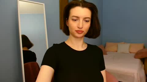 Snapshot of sweet_baby_miranda_ chatting on 02-03-25, 04:14 Miranda online show from 02-03-25, 04:14