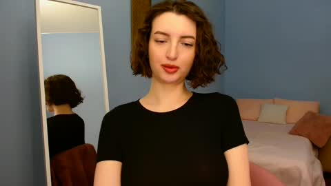 Snapshot of sweet_baby_miranda_ chatting on 02-19-25, 12:46 Miranda online show from 02-19-25, 12:46