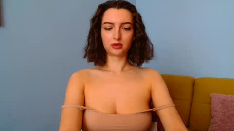 Snapshot of sweet_baby_miranda_ chatting on 09-14-25, 07:07 Miranda online show from 09-14-25, 07:07