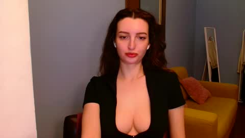 Snapshot of sweet_baby_miranda_ chatting on 05-25-26, 09:37 Miranda online show from 05-25-26, 09:37