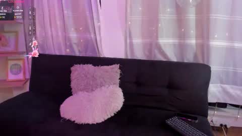Bella online show from 06-17-26, 04:48