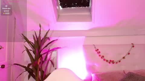 sweet blueberry  online show from 02-05-25, 01:44