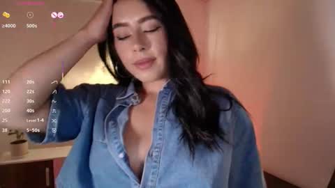 Camila online show from 06-18-26, 11:31