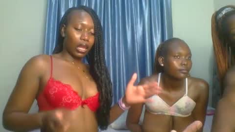 Camila online show from 02-05-26, 12:15