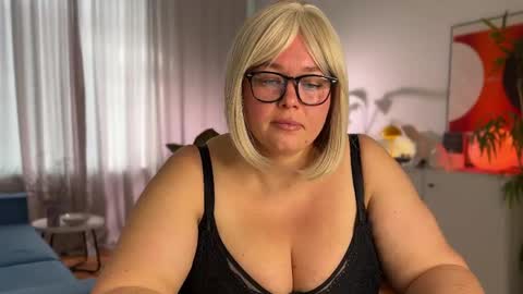 Caroline online show from 04-22-26, 07:00