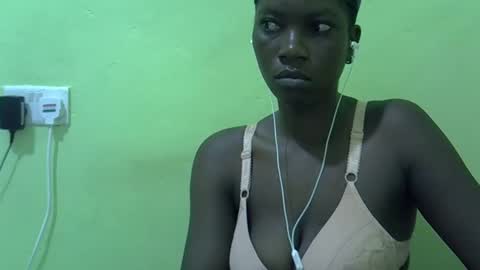 Snapshot of sweet_cherie1 chatting on 04-12-26, 11:21 sweet_cherie1 online show from 04-12-26, 11:21