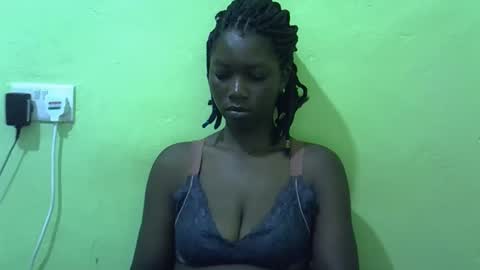 Snapshot of sweet_cherie1 chatting on 05-07-26, 05:46 sweet_cherie1 online show from 05-07-26, 05:46