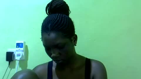 sweet_cherie1 online show from 06-25-26, 07:02