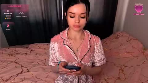 Sofia online show from 10-17-25, 03:03