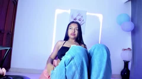 Canela online show from 10-12-25, 01:32