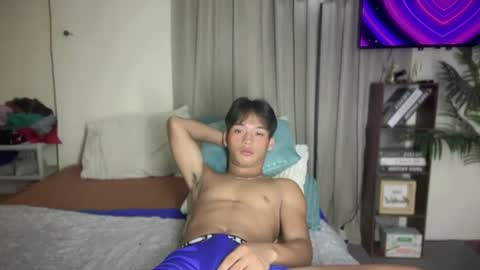 Snapshot of sweet_clarence69 chatting on 06-19-26, 06:12 CLARENCE online show from 06-19-26, 06:12