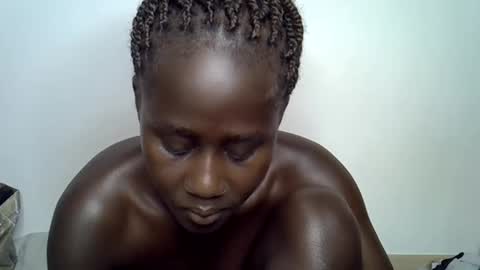 sweet_diva19 online show from 03-19-26, 09:08