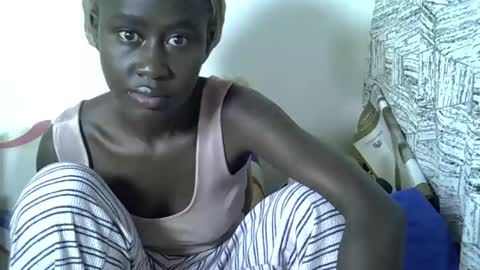 sweet_diva19 online show from 05-10-26, 07:19
