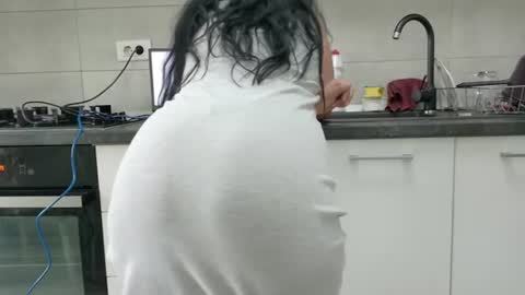 Snapshot of sweet_ella chatting on 06-24-26, 04:22 online show from 06-24-26, 04:22