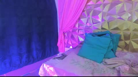  emmili  online show from 12-20-24, 06:13