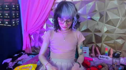  emmili  online show from 03-07-25, 12:34