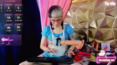  emmili  online show from 10-02-25, 12:45