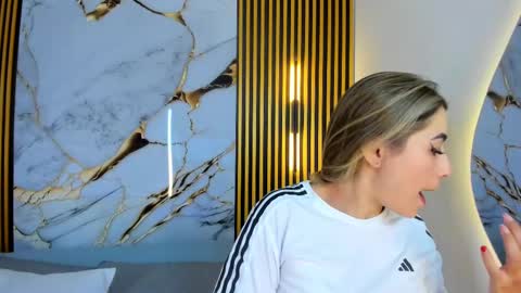 Snapshot of sweet_flame_ chatting on 10-04-25, 08:07 sweet_flame_ online show from 10-04-25, 08:07