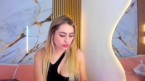 Snapshot of sweet_flame_ chatting on 10-15-25, 07:25 sweet_flame_ online show from 10-15-25, 07:25