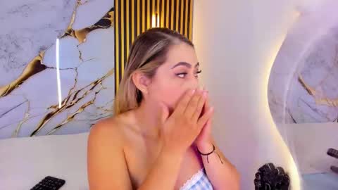 Snapshot of sweet_flame_ chatting on 10-24-25, 08:38 sweet_flame_ online show from 10-24-25, 08:38