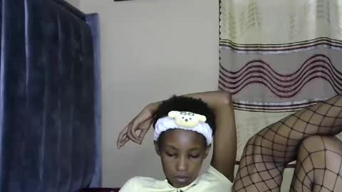 sweet_freaky online show from 06-05-26, 06:52