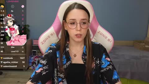 Snapshot of sweet_frosty chatting on 12-19-24, 06:23 Alice online show from 12-19-24, 06:23