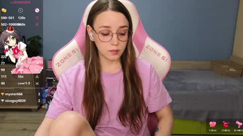 Snapshot of sweet_frosty chatting on 12-20-24, 02:30 Alice online show from 12-20-24, 02:30