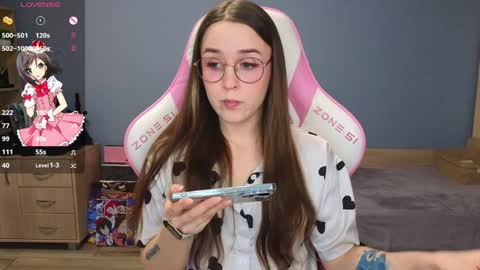 Snapshot of sweet_frosty chatting on 01-06-25, 03:20 Alice online show from 01-06-25, 03:20