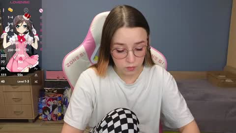 Snapshot of sweet_frosty chatting on 01-09-25, 03:26 Alice online show from 01-09-25, 03:26