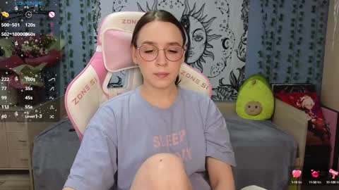 Snapshot of sweet_frosty chatting on 01-30-25, 04:37 Alice online show from 01-30-25, 04:37