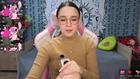 Snapshot of sweet_frosty chatting on 02-16-25, 03:37 Alice online show from 02-16-25, 03:37