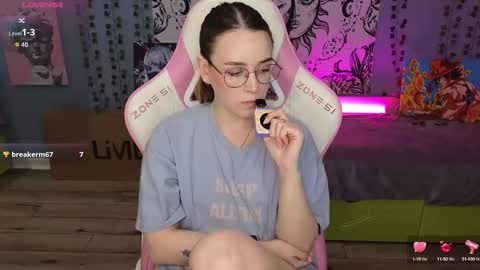 Snapshot of sweet_frosty chatting on 09-09-25, 04:01 Alice online show from 09-09-25, 04:01