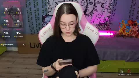 Snapshot of sweet_frosty chatting on 09-21-25, 03:30 Alice online show from 09-21-25, 03:30