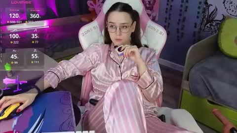 Snapshot of sweet_frosty chatting on 10-20-25, 02:56 Alice online show from 10-20-25, 02:56