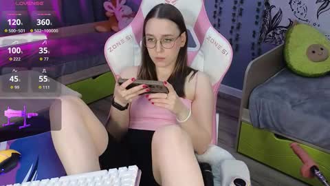 Snapshot of sweet_frosty chatting on 10-23-25, 03:17 Alice online show from 10-23-25, 03:17