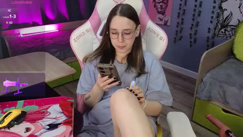 Snapshot of sweet_frosty chatting on 11-04-25, 02:43 Alice online show from 11-04-25, 02:43