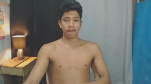 Snapshot of sweet_guyxx chatting on 01-05-25, 01:36 sweet_guyxx online show from 01-05-25, 01:36